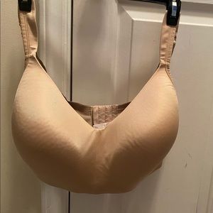 38G nude Cacique bra